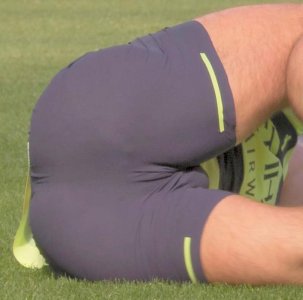 Fa-JMXae-Xo-Acm-Uoh (2).jpg