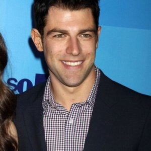 Max_Greenfield_2011_Fox_Upfront_Event_8avDyPlOYaal_400x400.jpg Max_Greenfield_2011_Fox_Upfront_Event_8avDyPlOYaal_400x400.jpg