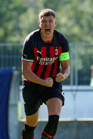 gettyimages-1421330068-612x612 (1).jpg gettyimages-1421330068-612x612 (1).jpg