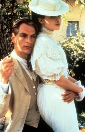 Julian-Sands-Helena-Bonham-Carter-in-A-Room-With-a-View.jpg Julian-Sands-Helena-Bonham-Carter-in-A-Room-With-a-View.jpg