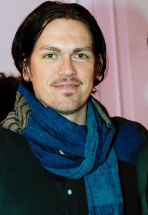 800px-Steve_Howey_2011_cropped.jpg