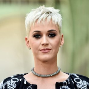 -katy-perry-attends-the-chanel-haute-couture-fallwinter-2017-2018-show-as-part-of-haute-couture-.jpg