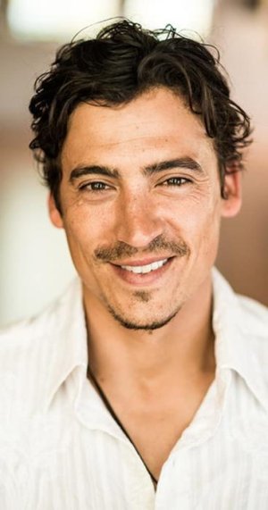 MV5BMjJlMTRhMzYtNmE3OC00YjZmLTg2NmMtMjhjOTc2NTE0MjUzXkEyXkFqcGdeQXVyMTY5ODc2OTU@._V1_UY1200_CR85.jpg MV5BMjJlMTRhMzYtNmE3OC00YjZmLTg2NmMtMjhjOTc2NTE0MjUzXkEyXkFqcGdeQXVyMTY5ODc2OTU@._V1_UY1200_CR85.jpg